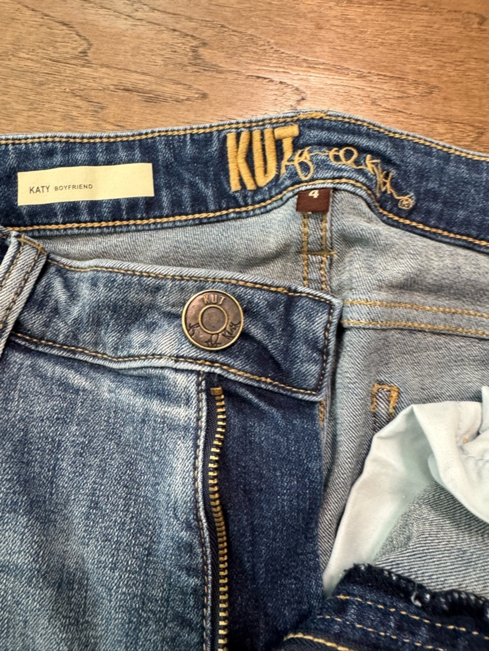 Kut from the Kloth Katy Boyfriend Straight Leg Jeans - Light Blue Wash - Picture 6 of 13